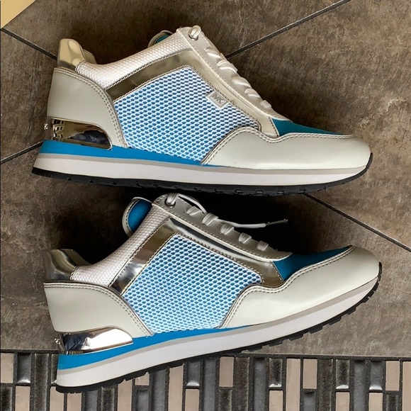 MICHAEL KORS MADDY TRAINER MESH PERFECT SKY - Picture 2 of 16